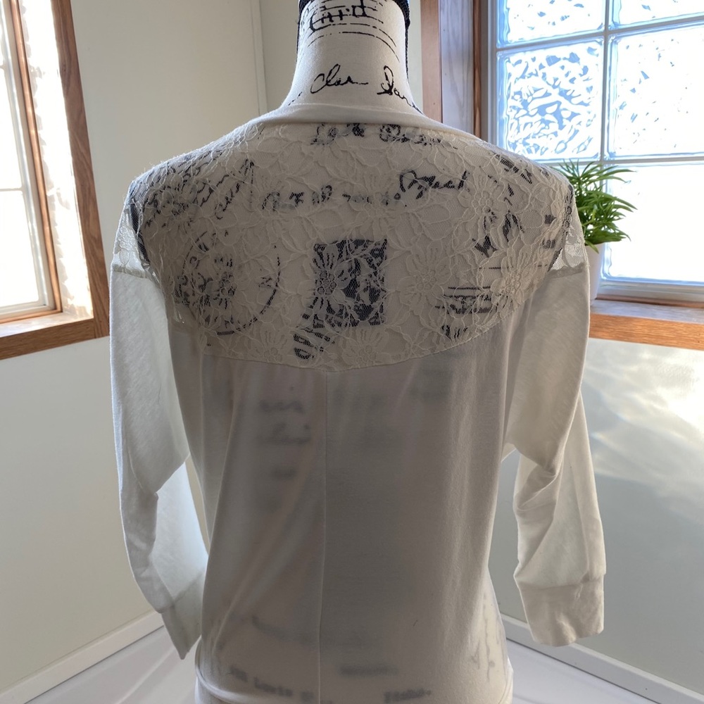 Cute blouse - Picture 3 of 4